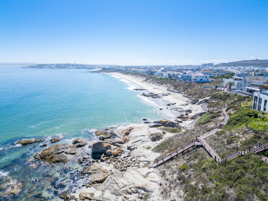 4 Bedroom Property for Sale in Calypso Beach Western Cape